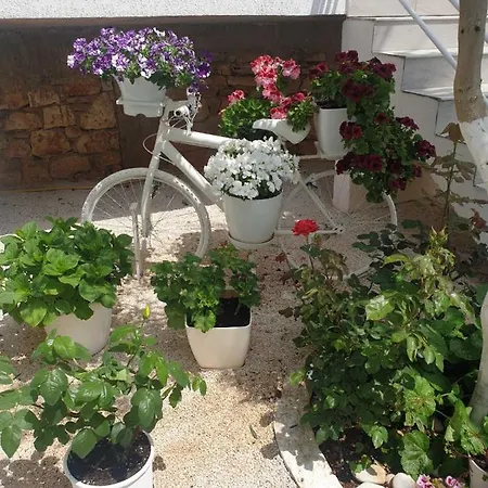 Kristiana Apartment *